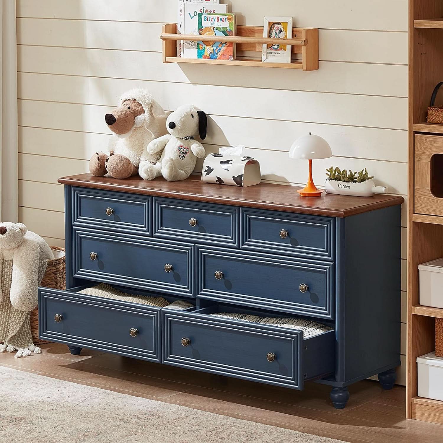 Rustic Oakwood Dresser